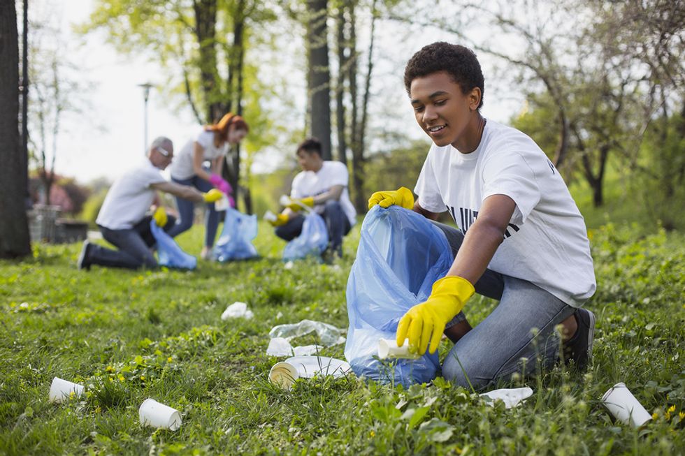 Employee takes part in his company's community service / volunteer day