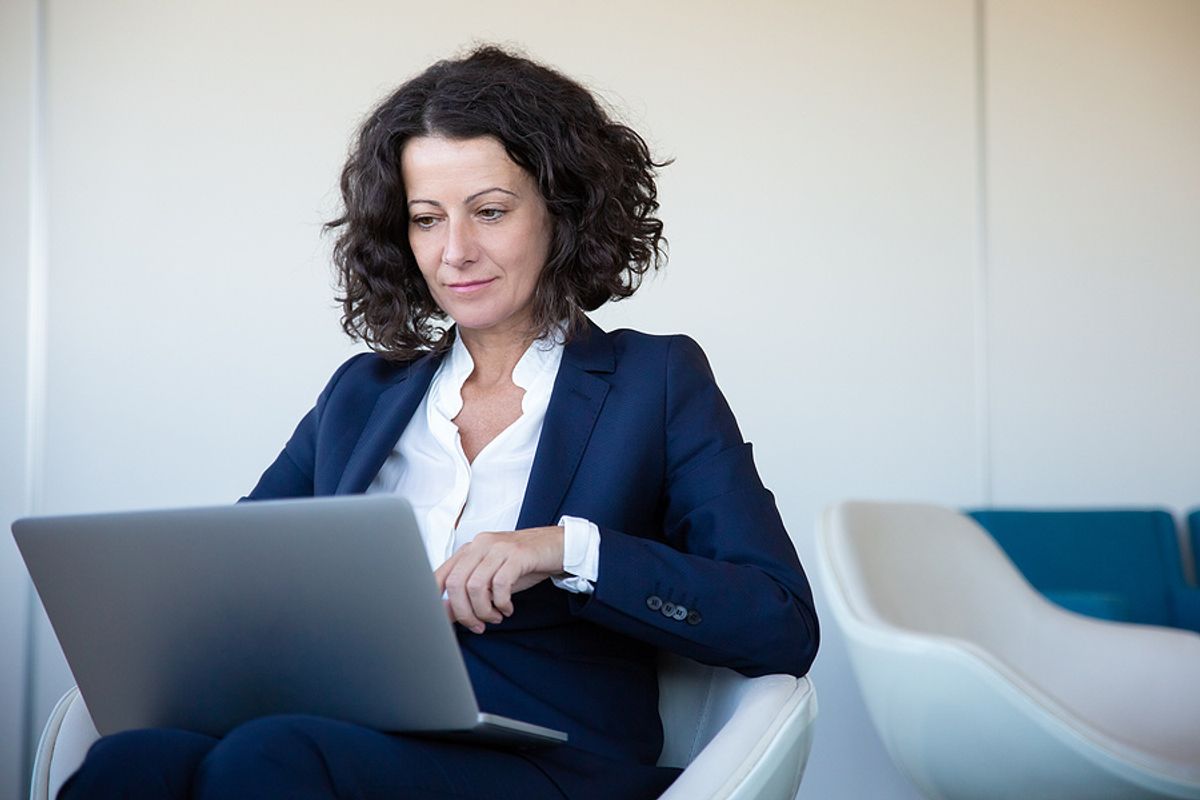 Executive attends Work It Daily's online executive presence summit