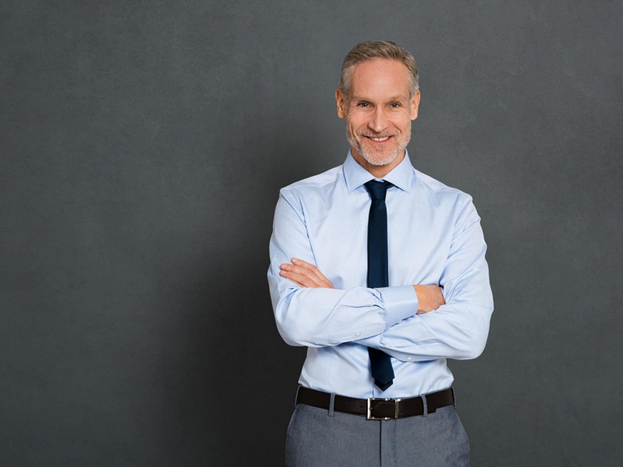 Executive looking for a management position in a new industry