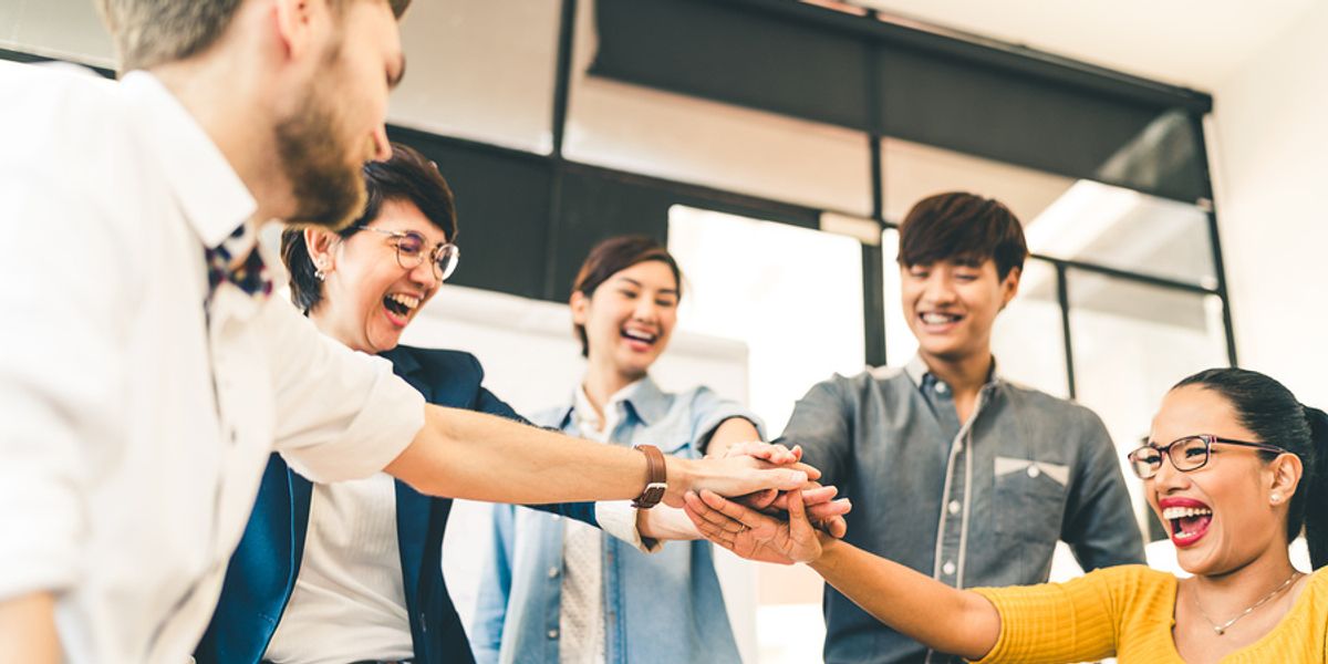 3 Random Acts Of Kindness Ideas For Better Workplace Culture - Work It ...