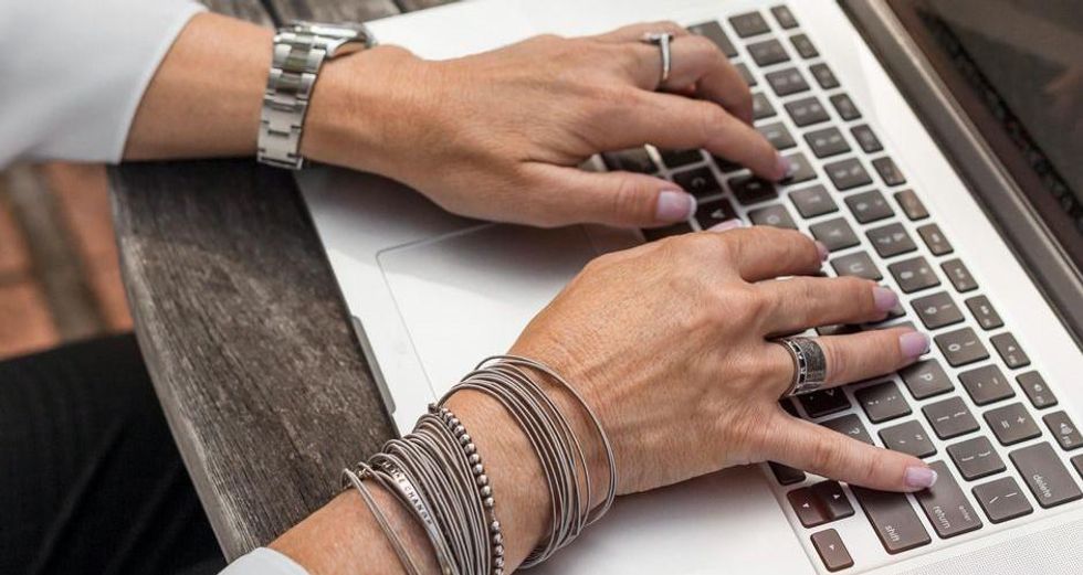 hands typing
