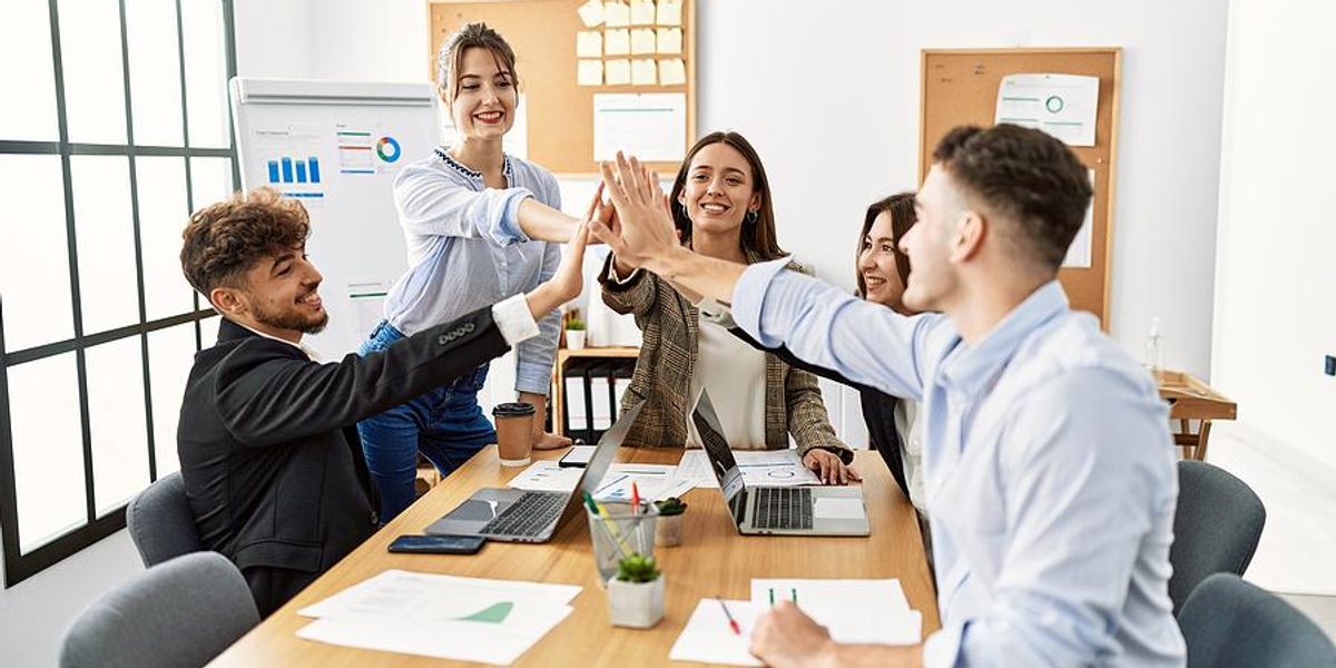 How To Build A Successful Working Team - Work It Daily