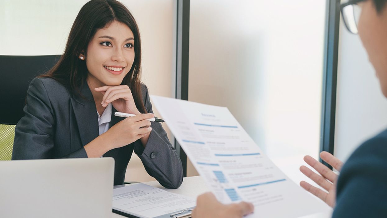 Hiring manager interviews a job candidate with no experience