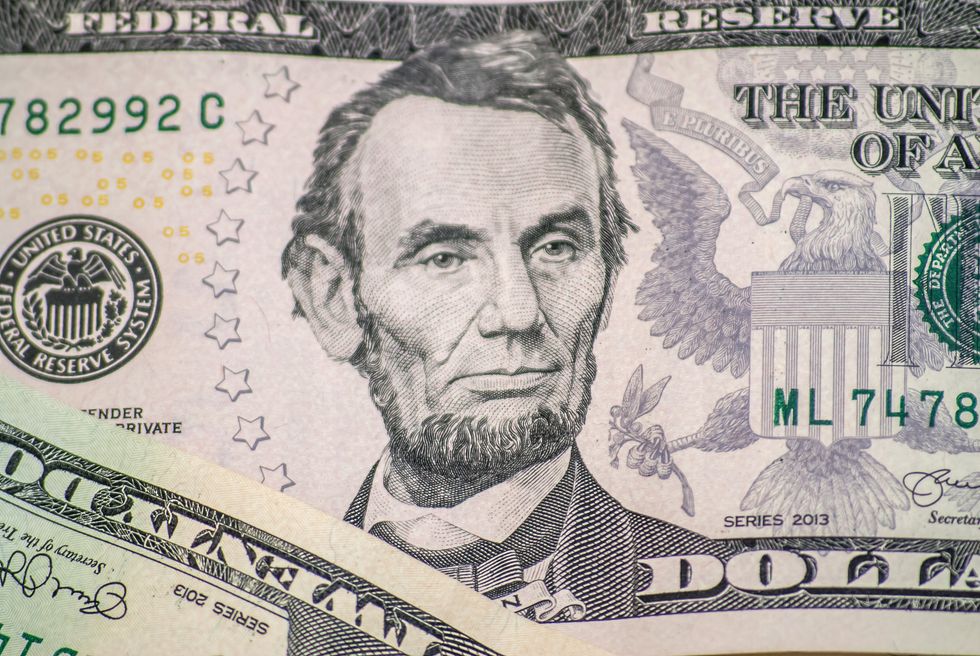 10 Famous People That Got Fired [QUIZ]