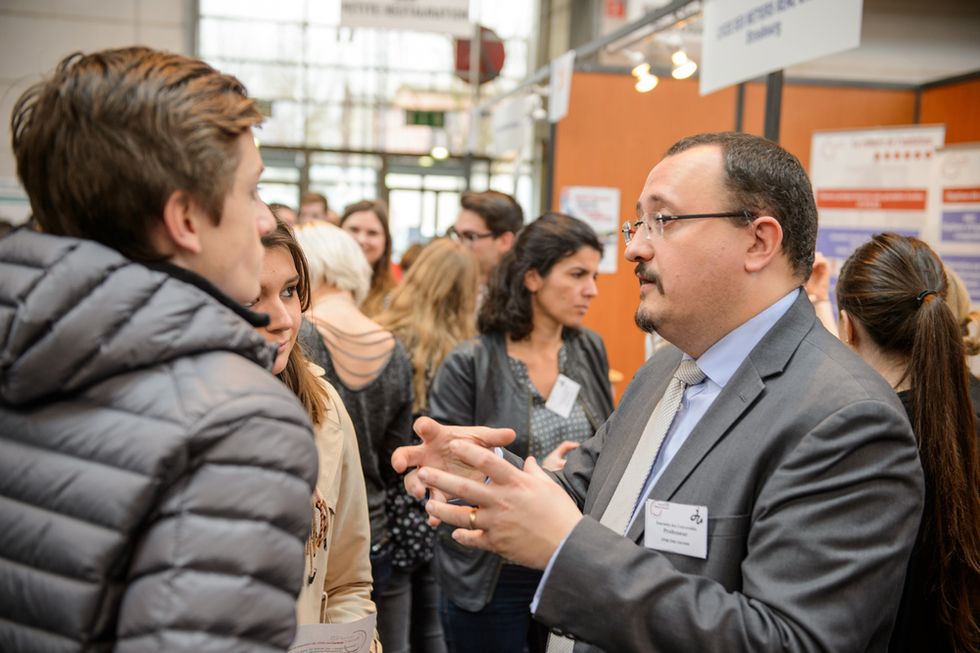 Should You Attend A Job Fair To Find A Job?