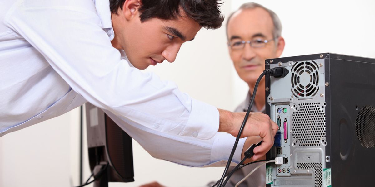 Learn The Career Path Of A Computer Technician - Work It Daily