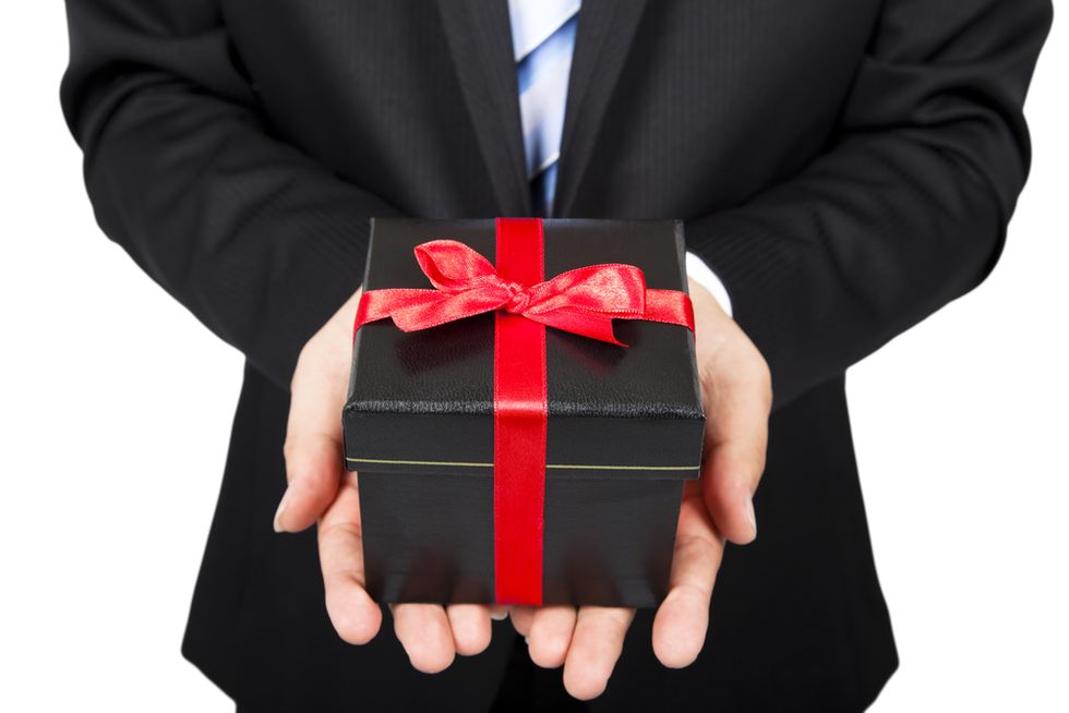 5 Rules Of Office Gift Etiquette