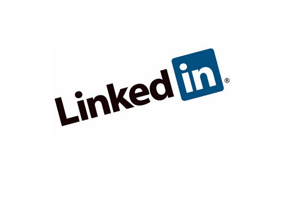 7 Status Updates To Post On LinkedIn When In A Job Search