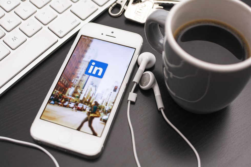 7 LinkedIn Hacks That Will Make Your Job Search 1,000 Times Easier