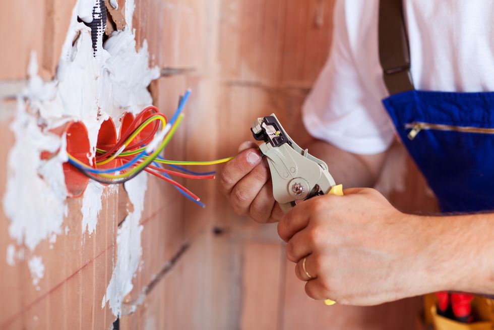 5 Key Reasons Why Electricians Should Get Licensed