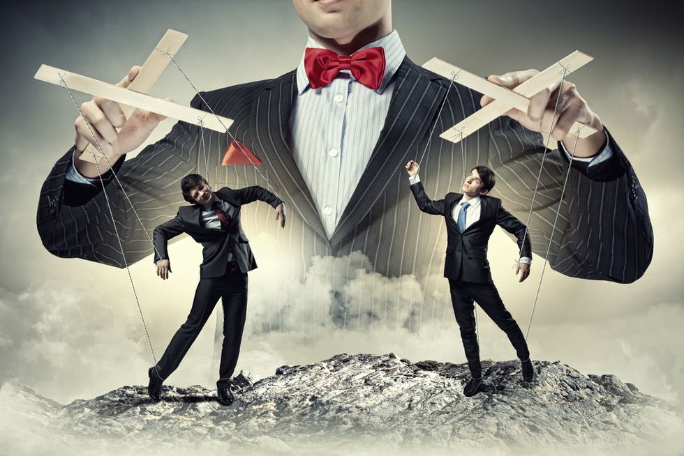 4 Ways To Stop Being A Control Freak