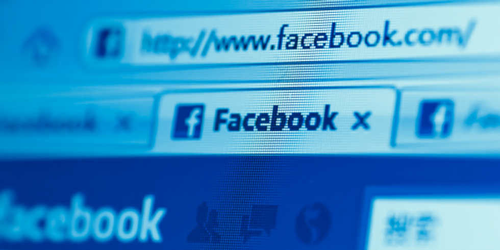 Pros and Cons of Using Facebook for Job Search