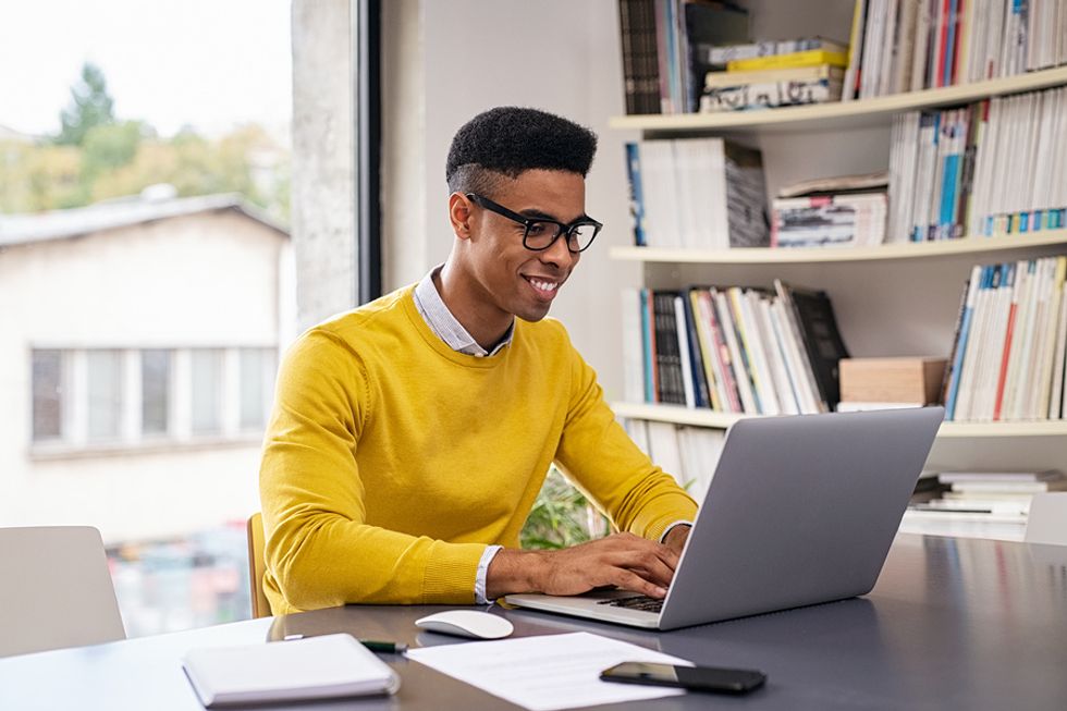 Job seeker connects with people on LinkedIn during his remote job search