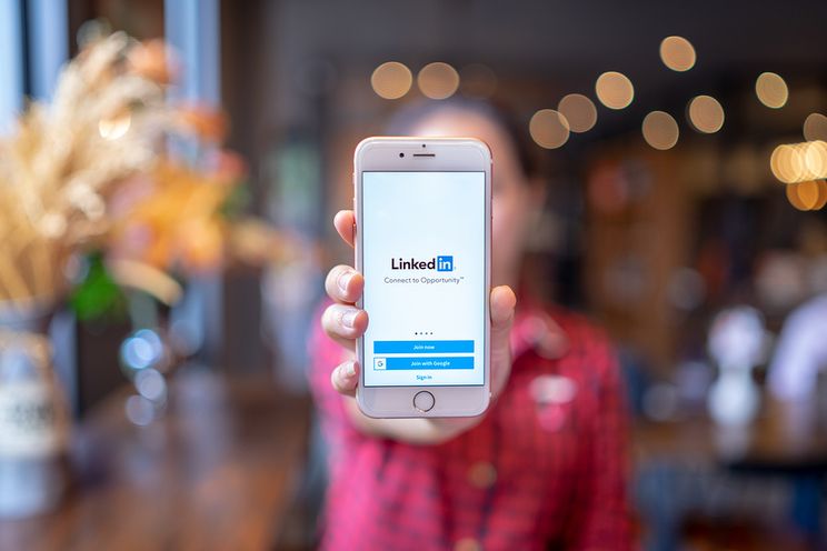 How to Login LinkedIn Account Using Mobile Device