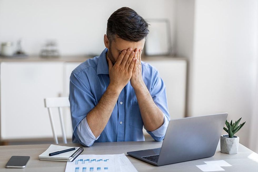 Man deals with a toxic hybrid work environment