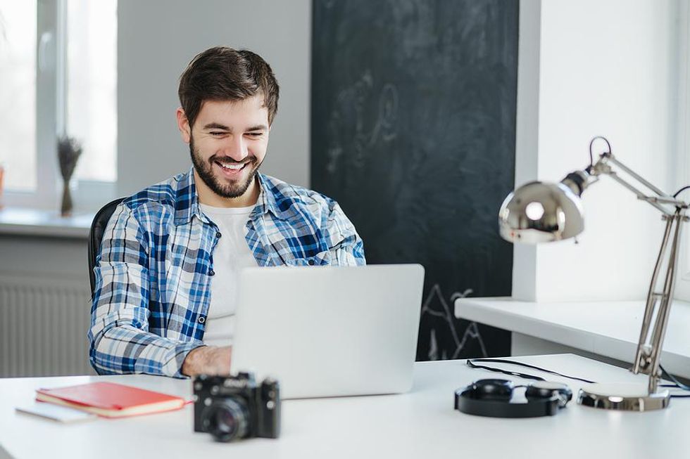 Man fills out his LinkedIn profile