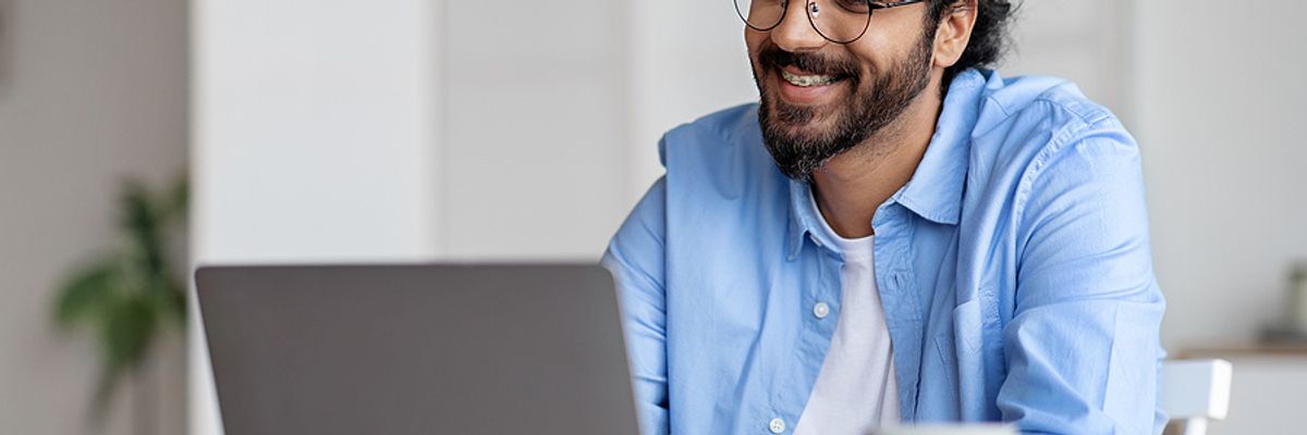 Man on laptop doesn't write "To Whom It May Concern" on his cover letter