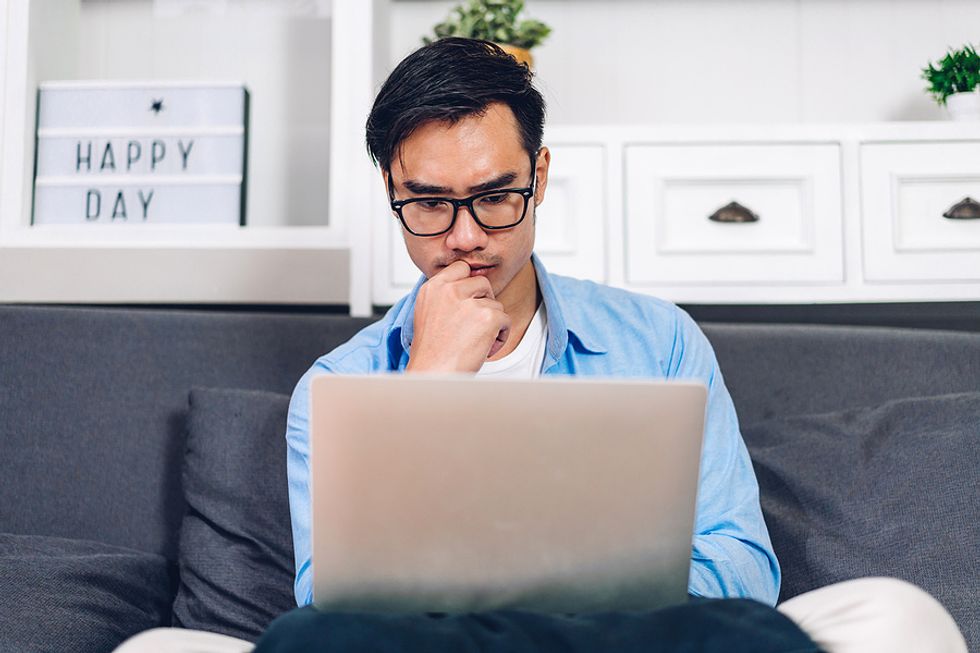 Man personalizes his disruptive cover letter during the job search