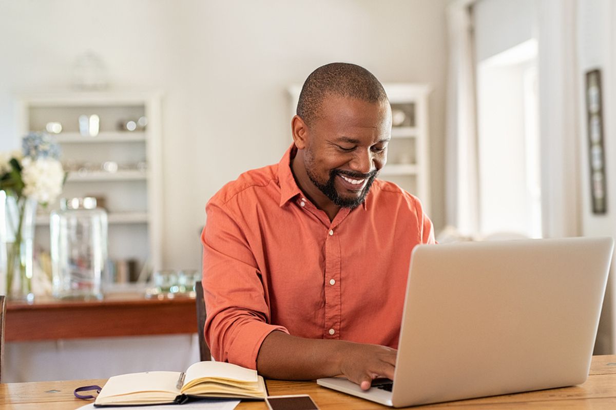 Man writes a great follow-up thank-you note after a job interview