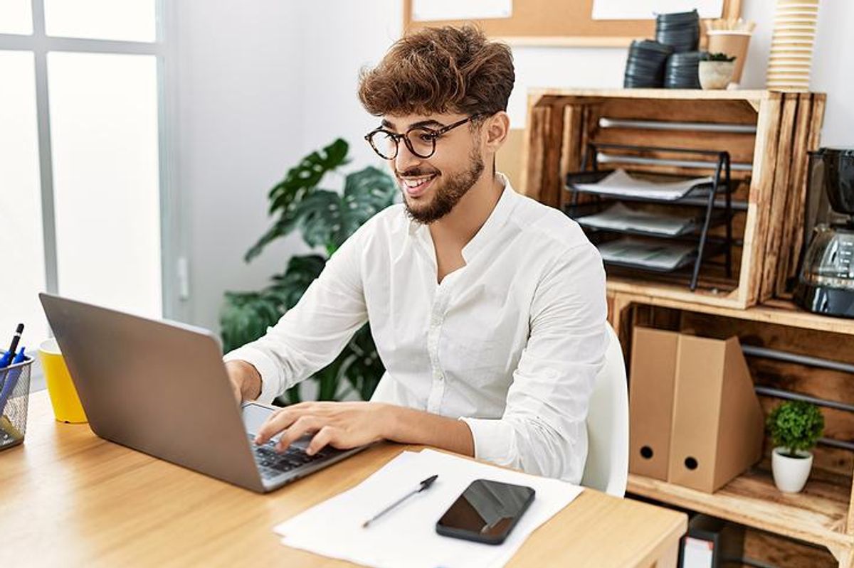 Why Monday Is The Best Day For LinkedIn Endorsements - Work It Daily
