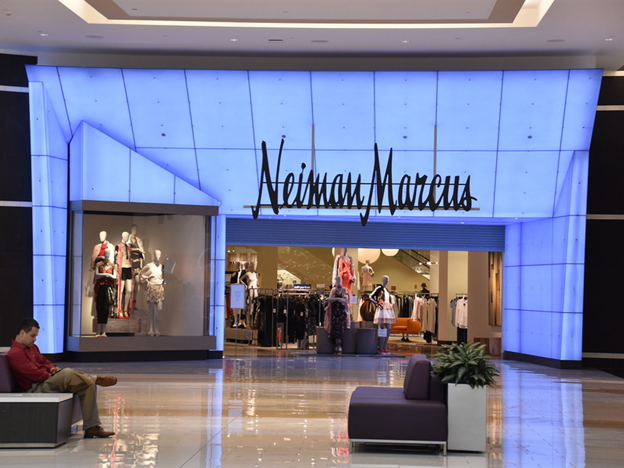 Picture of a Neiman Marcus store after filing for bankruptcy