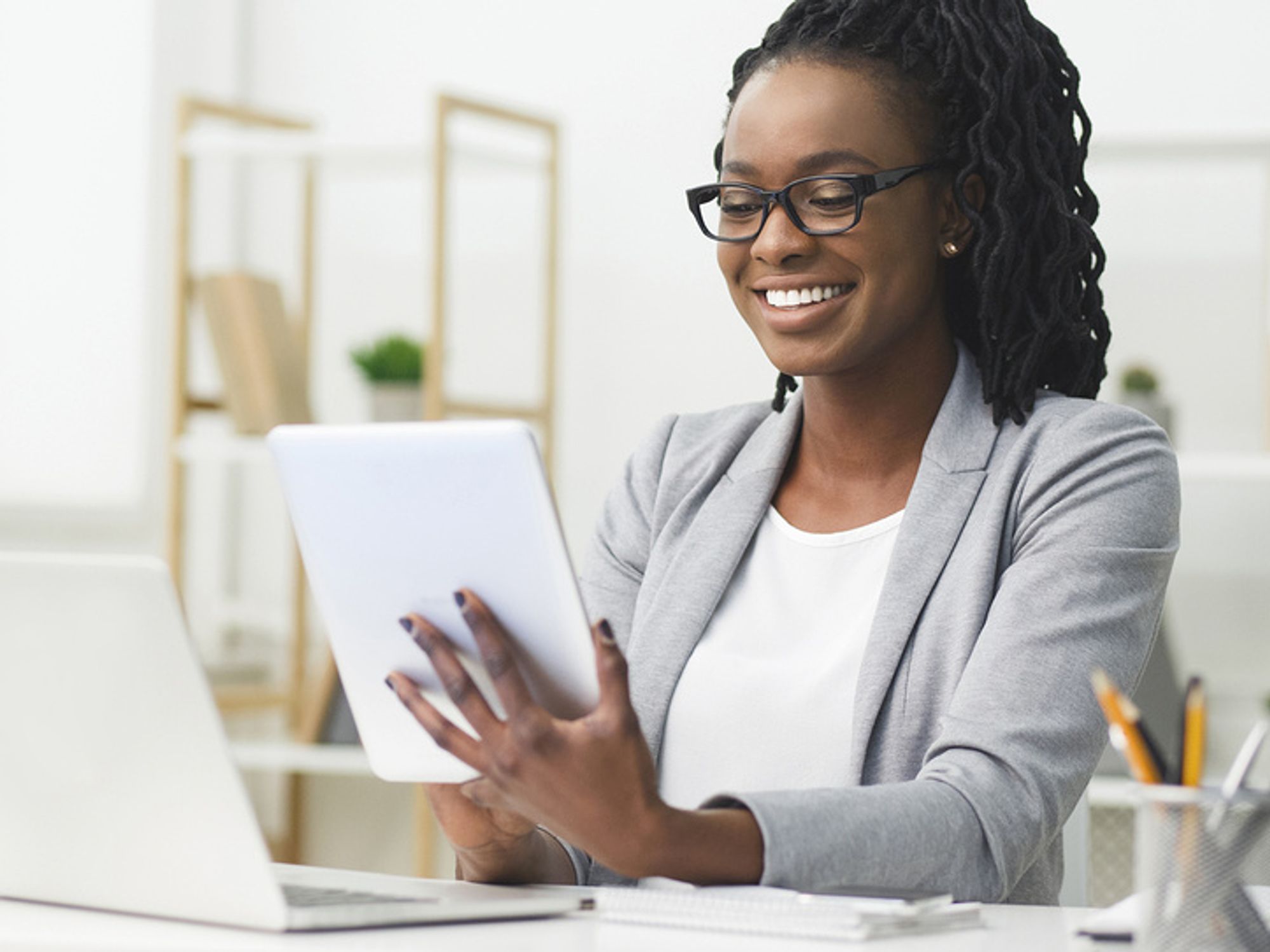Professional woman gets started on LinkedIn