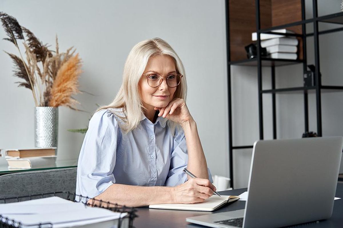 Professional woman / seasoned executive learns about the components of executive presence