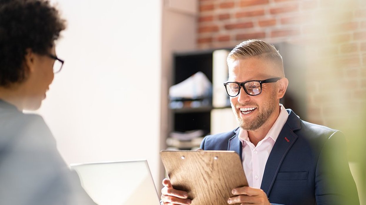 Recruiter / hiring manager utilizes storytelling during a job interview