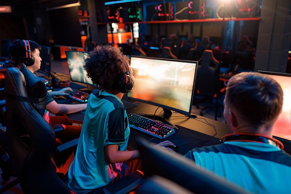 Students learn by playing esports at school