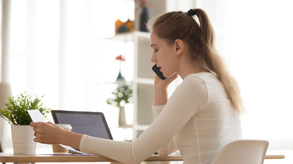 Woman aces her phone interview