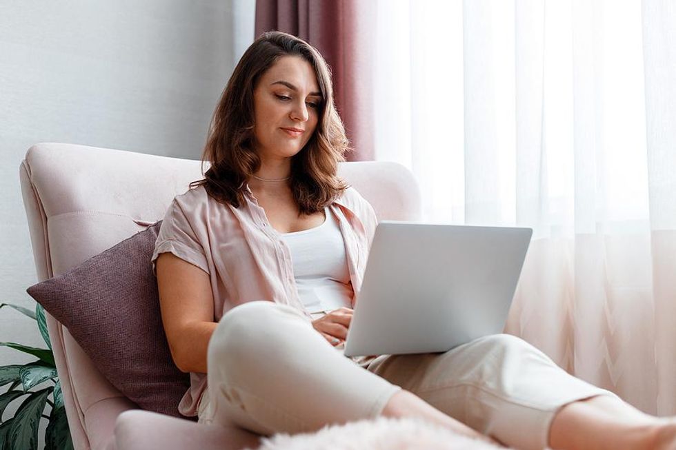 Woman adds quantifiable achievements to her resume and LinkedIn profile