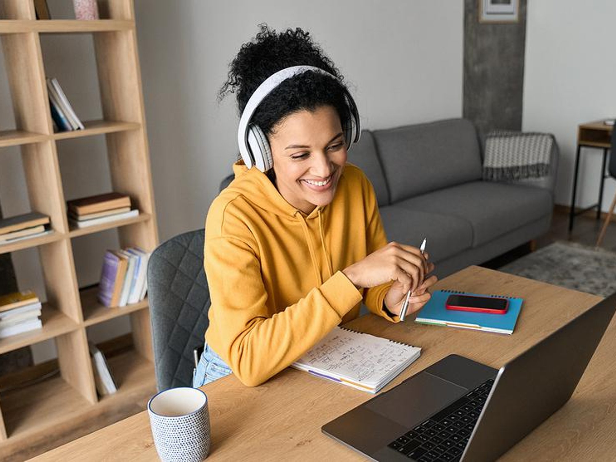 Woman attends a Work It Daily live event