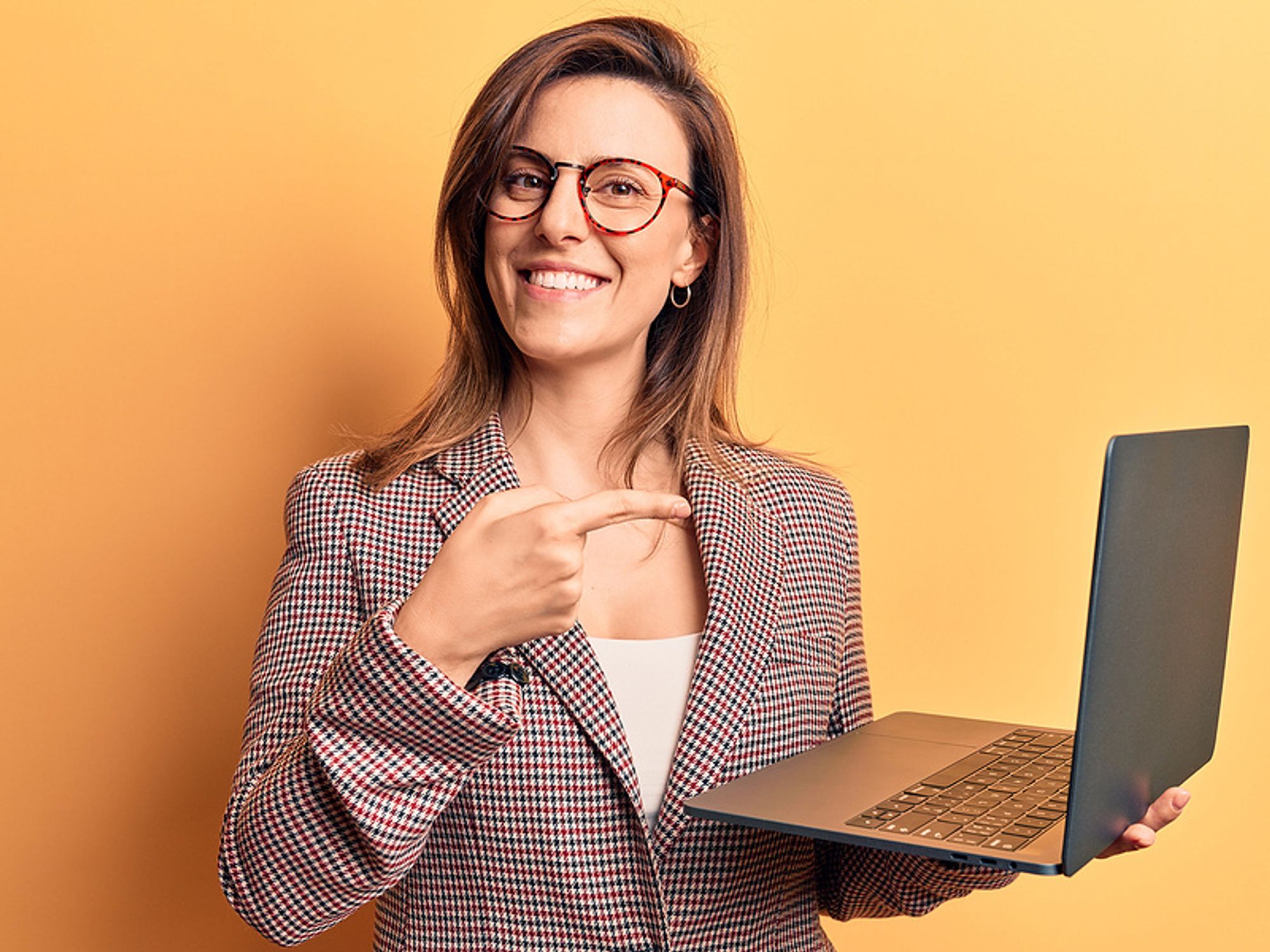 Woman attends Work It Daily's online job search summit