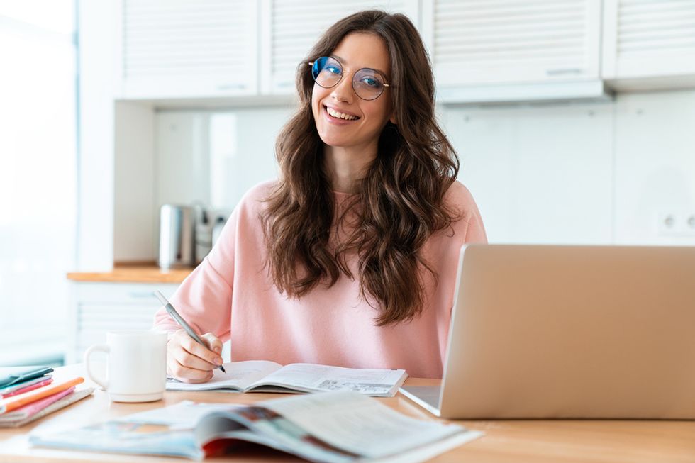 Woman brainstorms what to write in her LinkedIn headline