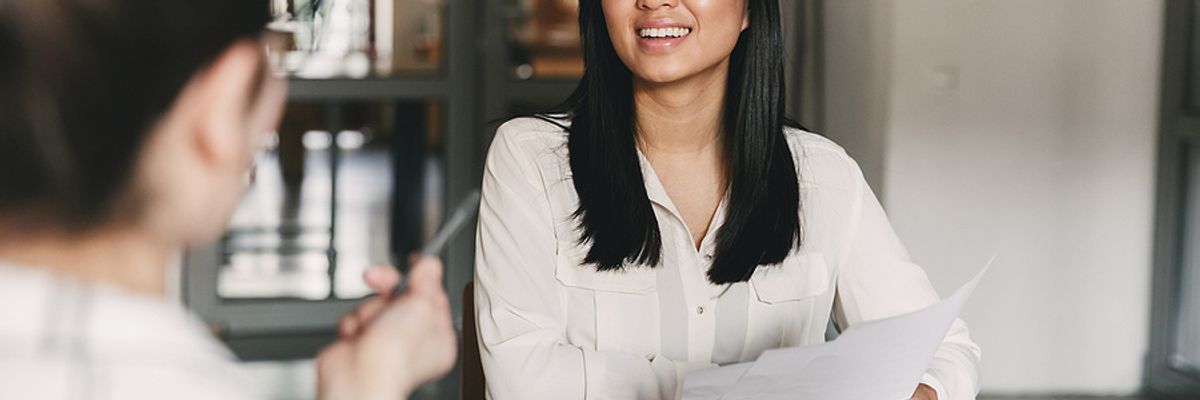 Woman explains her ROI on a resume