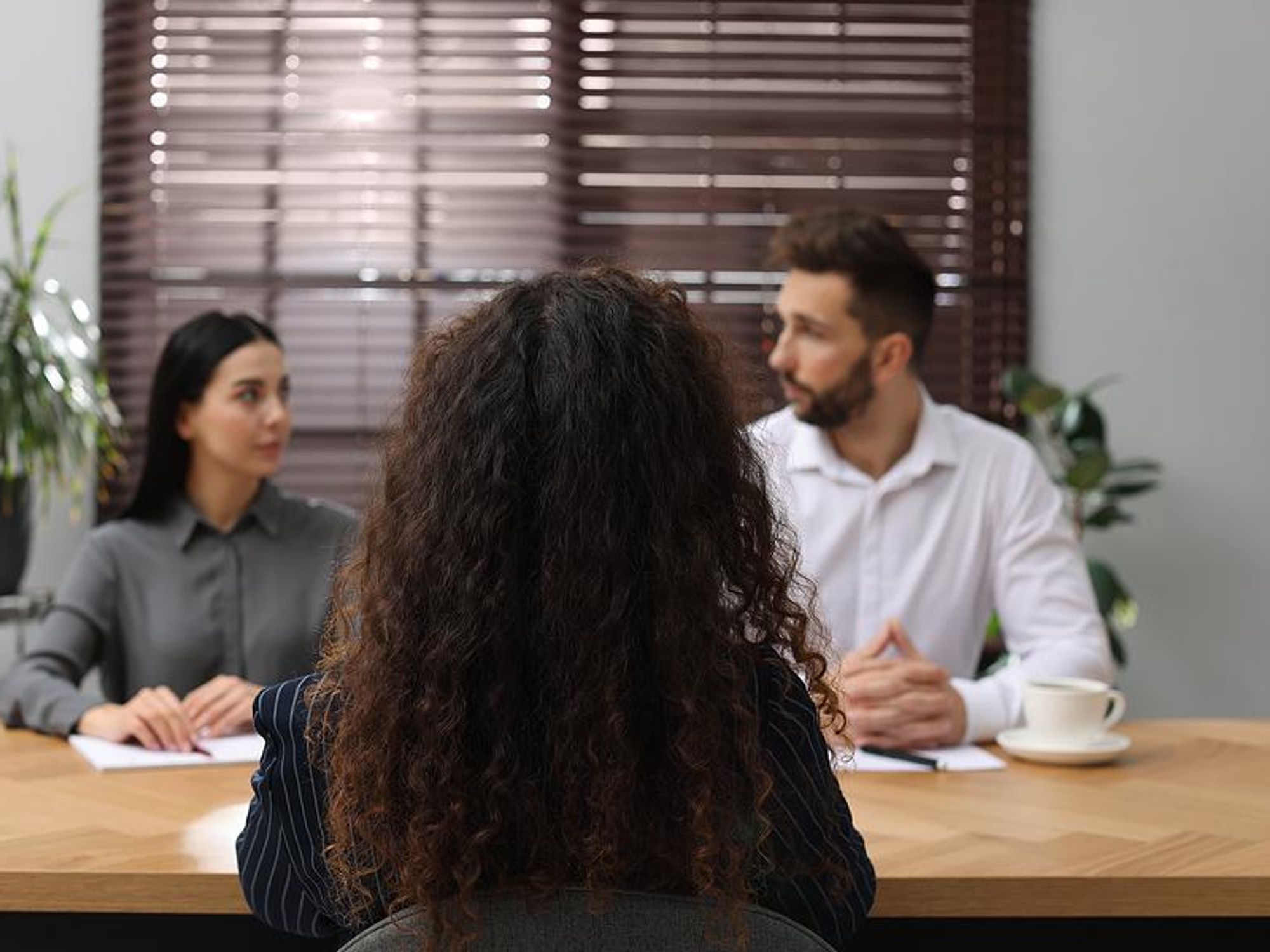 Woman has a bad feeling about a job during the interview