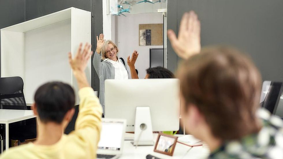 Woman leaves her job without burning bridges
