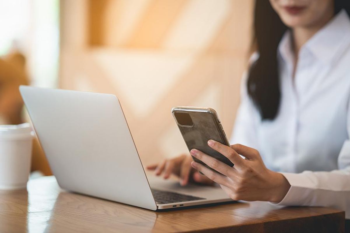 Woman logs in to her LinkedIn account