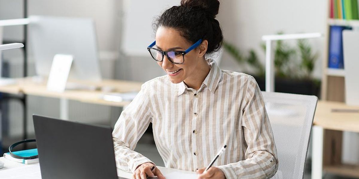 Why Taking Good Notes Matters In Business - Work It Daily