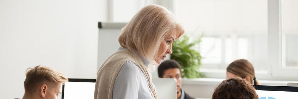 Woman talks to a difficult coworker at work