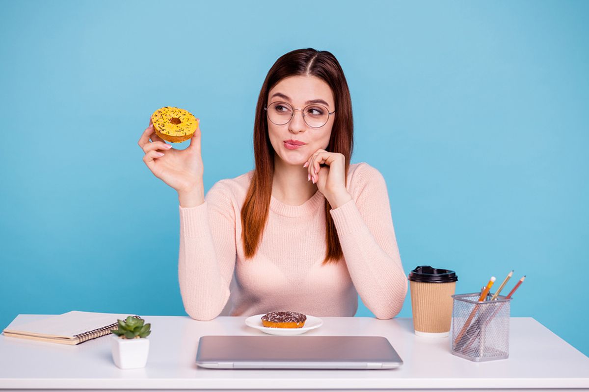 Woman tries to stop sugar cravings at work